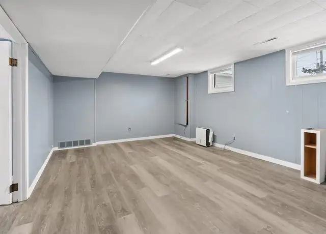 Property at 1416 Starview Dr Unit B, Cedar Falls, IA, 50613, 3 beds, 1 bath, [object Object]