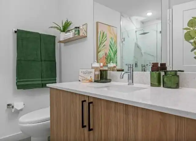 Property at 4 N Federal Hwy, Dania, FL, 33004, 1 bed, 1 bath, [object Object]
