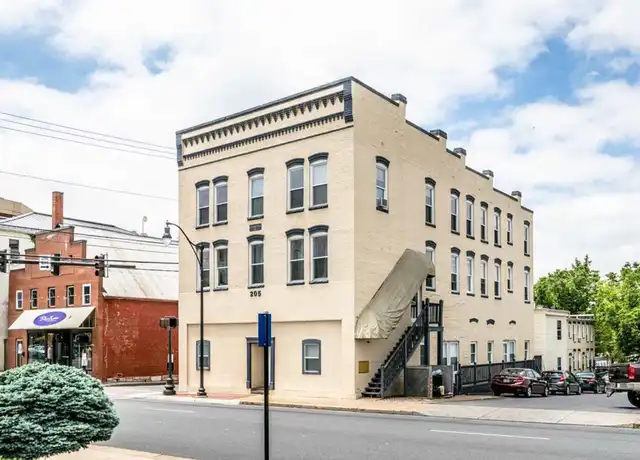 Property at 205 N Main St Unit 5, Harrisonburg, VA, 22802, 2 beds, 1 bath, [object Object]