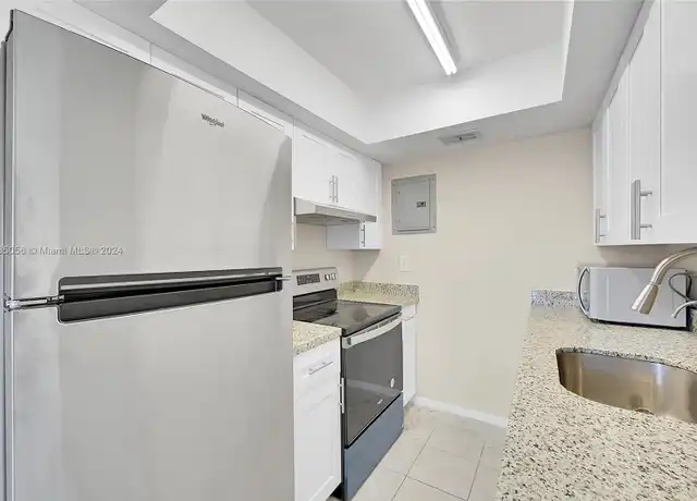 Property at 3217 NE 11th St Unit 3217-B, Pompano Beach, FL, 33062, 1 bed, 1 bath, [object Object]