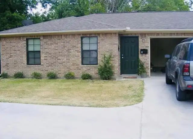 Property at 6116 Willis St, Groves, TX, 77619, 2 beds, 1 bath, [object Object]