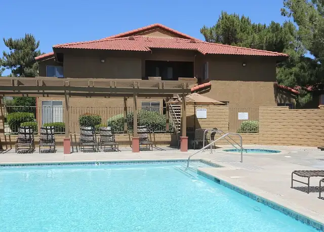 Photo of 570 Knollview Ct, Palmdale, CA 93551