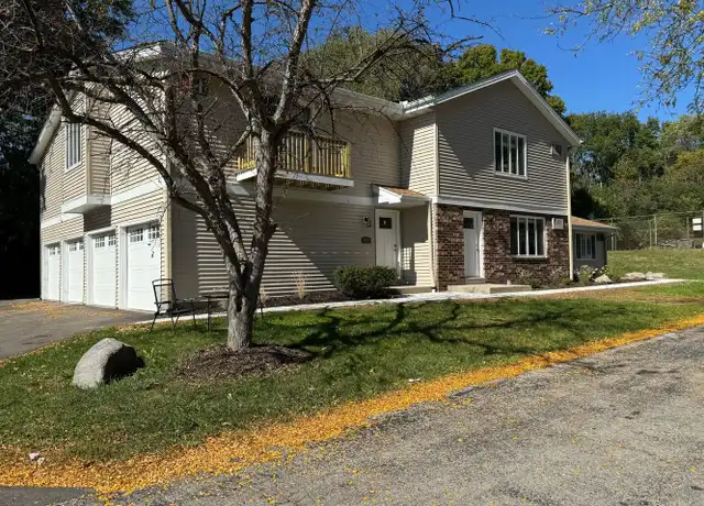 Property at Cedarburg Townhome with attached garage, Newly Renovated with in unit laundry - Pierce Ct, Cedarburg, WI, 53012, 2 beds, 1 bath, [object Object]