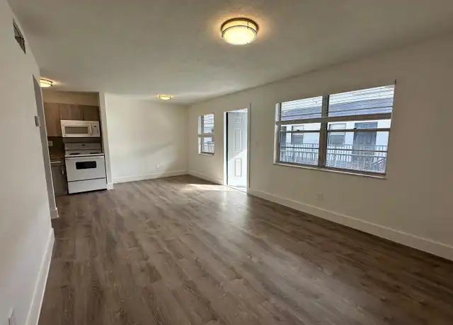 Property at 2910 Pierce St Unit F202, Hollywood, FL, 33020, 1 bed, 1 bath, [object Object]