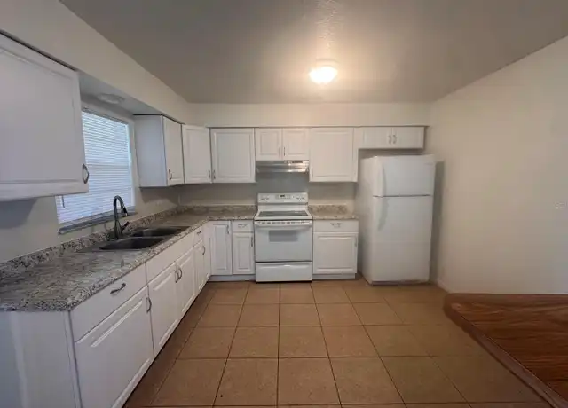Property at 21362 Anderson Rd, Brooksville, FL, 34601, 2 beds, 1 bath, [object Object]