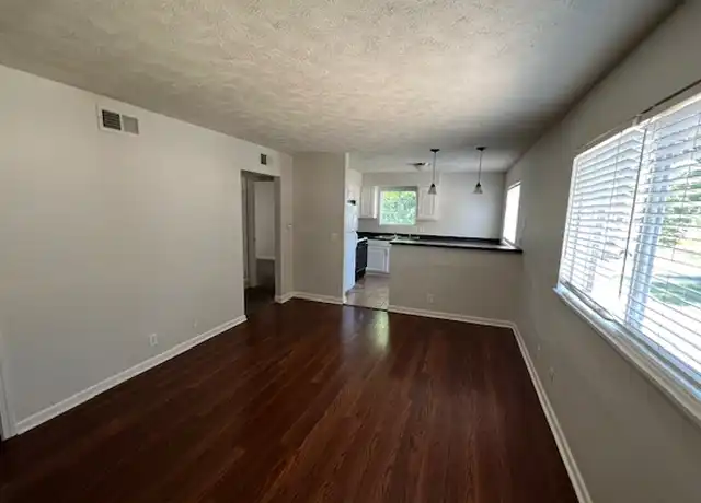 Property at 5015 Poppleton Ave Unit 4, Omaha, NE, 68106, 2 beds, 1 bath, [object Object]