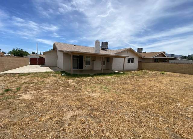 Photo of 1117 Dianron Rd, Palmdale, CA 93551