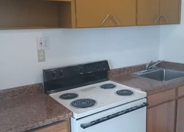 Property at 15121 Washington Ave SW Unit 4, Tacoma, WA, 98498, 1 bed, 1 bath, [object Object]