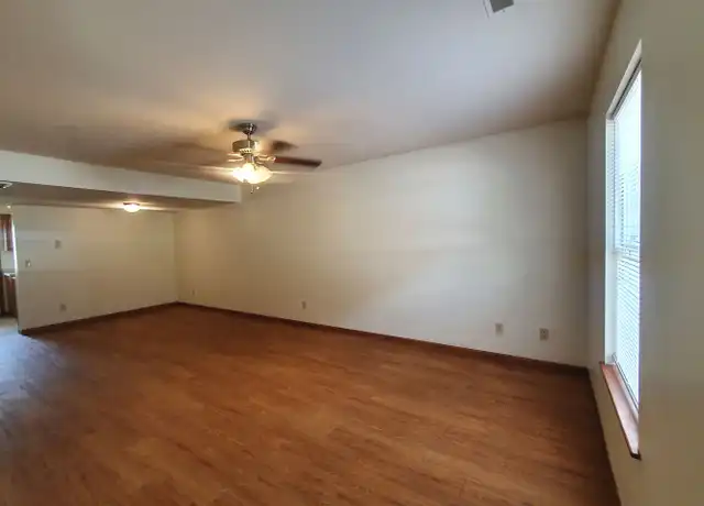 Property at 20390 Skyview Dr Unit D, Waynesville, MO, 65583, 2 beds, 2.5 baths, [object Object]