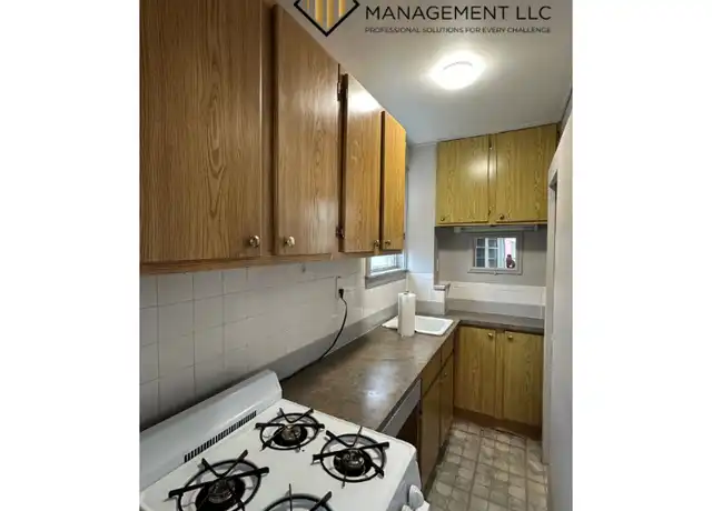 Property at 58 Edgemond St Unit 4, Fall River, MA, 02723, 1 bed, 1 bath, [object Object]