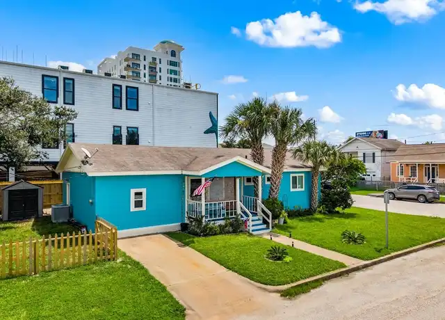 Property at 728 7th St, Galveston, TX, 77550, 3 beds, 2 baths, [object Object]