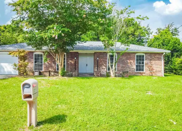 Property at 2071 Colony Rd, Pensacola, FL, 32526, 3 beds, 2 baths, [object Object]