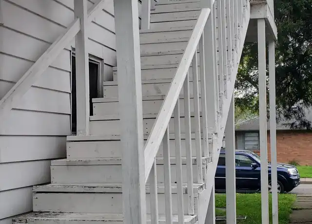 Property at 347 W 4th St Unit 2, Anderson, IN, 46016, 1 bed, 1 bath, [object Object]