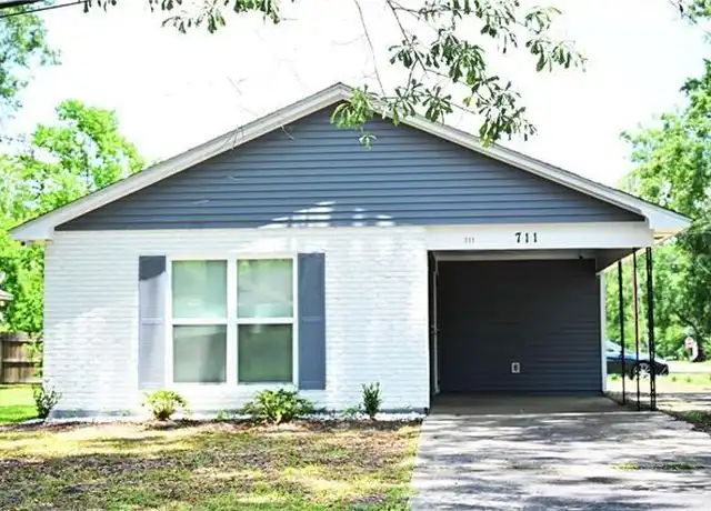 Property at 711 E Illinois Ave, Hammond, LA, 70403, 4 beds, 2 baths, [object Object]
