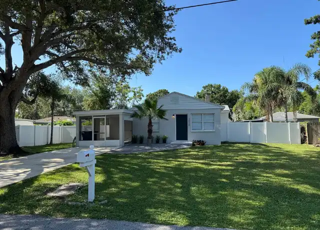 Property at 3016 W Van Buren Dr, Tampa, FL, 33611, 2 beds, 1 bath, [object Object]