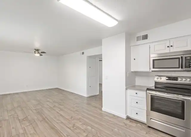 Property at 1725 E Cambridge Ave Unit 203, Phoenix, AZ, 85006, 2 beds, 1 bath, [object Object]