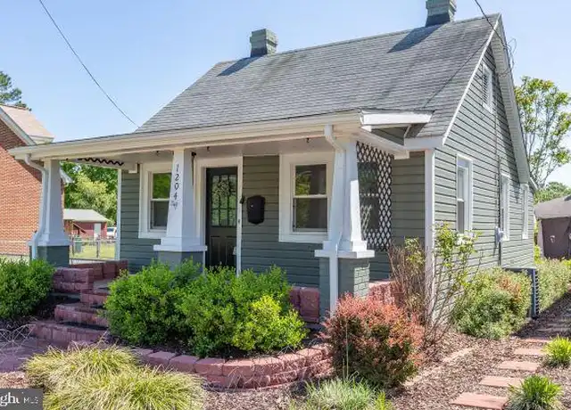 Property at 1204 Railroad Ave, Fredericksburg, VA, 22401, 2 beds, 1 bath, [object Object]