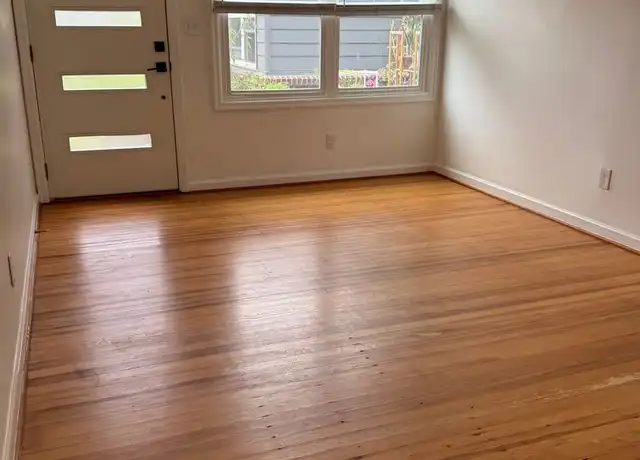 Property at 2400 N Killingsworth St Unit 2420-06, Portland, OR, 97217, 1 bed, 1 bath, [object Object]