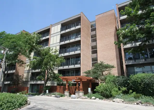 Property at 5950 Oakwood Dr Unit 5M, Lisle, IL, 60532, 2 beds, 1.5 baths, [object Object]