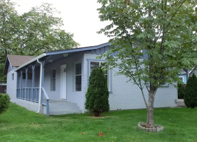 Property at 1029 Vista Dr, Grants Pass, OR, 97527, 2 beds, 2 baths, [object Object]
