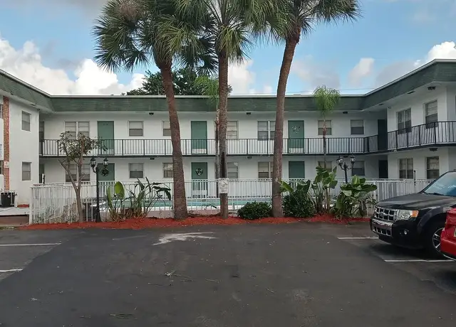 Photo of 7777 Pines Blvd, Pembroke Pines, FL 33024