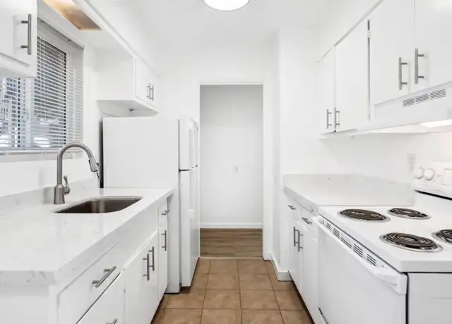 Property at 2800 21st Ave Unit 10, Oakland, CA, 94606, 1 bed, 1 bath, [object Object]