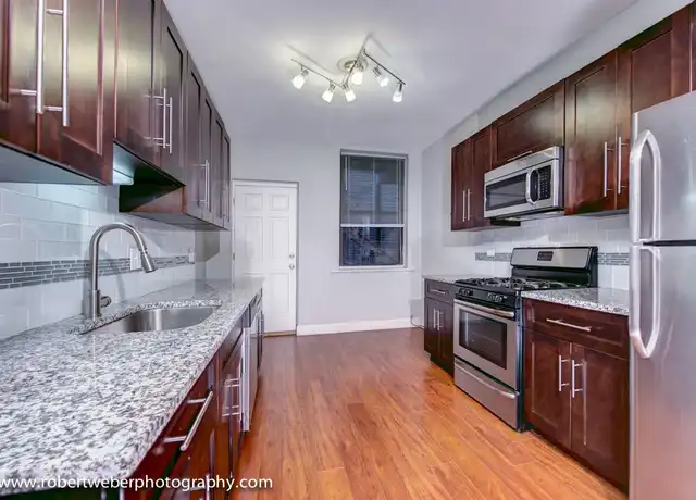 Property at 1205 W Catalpa Ave Unit 2, Chicago, IL, 60640, 2 beds, 1 bath, [object Object]