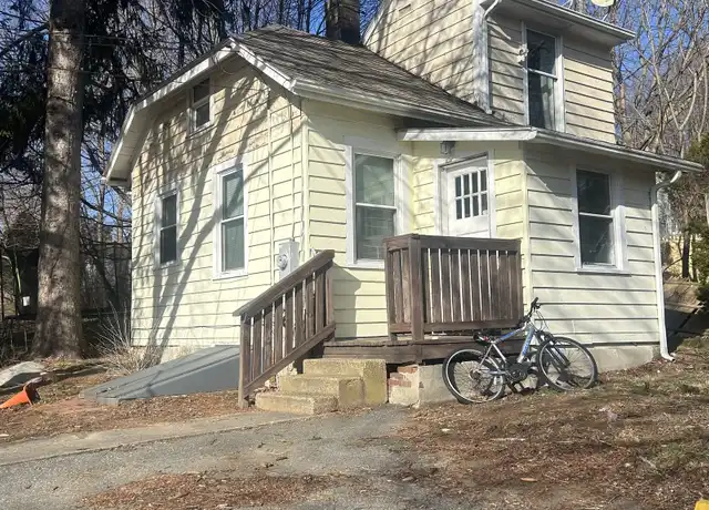 Property at 8 Vivian St, Waterford, CT, 06385, 1 bed, 1 bath, [object Object]