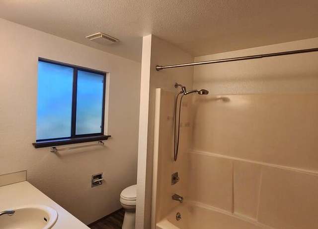 Photo of 10519 36th St E, Edgewood, WA 98372