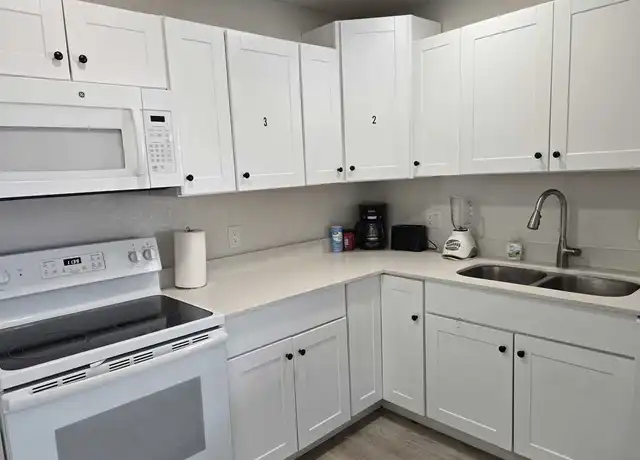 Property at 481 E Cypress St, Winter Garden, FL, 34787, 1 bed, 1 bath, [object Object]