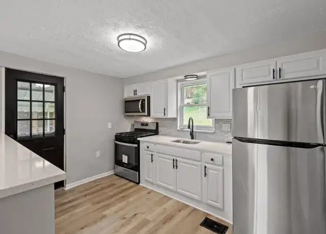 Property at 7847 Mount Carmel Rd, Verona, PA, 15147, 3 beds, 2 baths, [object Object]