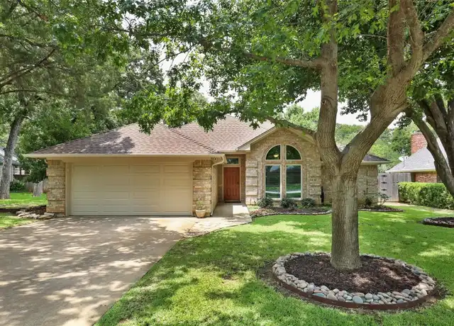 Property at 1017 Glen Oak Dr, Burleson, TX, 76028, 3 beds, 2 baths, [object Object]