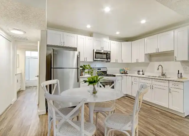 Property at 21205 Roscoe Blvd, Canoga Park, CA, 91304, 1 bed, 1 bath, [object Object]