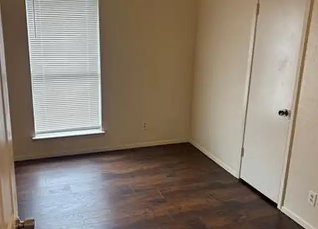 Property at 3205 Las Vegas Trl, Fort Worth, TX, 76116, 2 beds, 1.5 baths, [object Object]