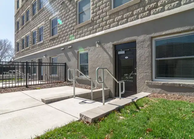 Property at 907 S 25th St Unit 911-301, Omaha, NE, 68105, 1 bed, 1 bath, [object Object]