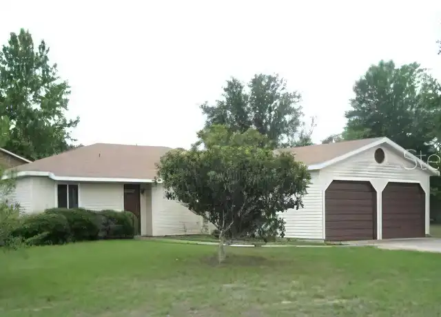 Property at 76 Sapphire Rd, Ocala, FL, 34472, 2 beds, 2.5 baths, [object Object]