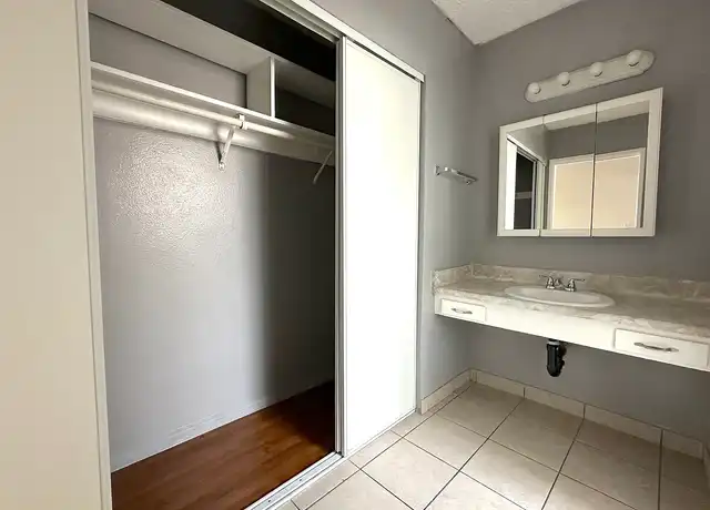 Property at 7636 Owensmouth Ave, Canoga Park, CA, 91304, 0 beds, 1 bath, [object Object]
