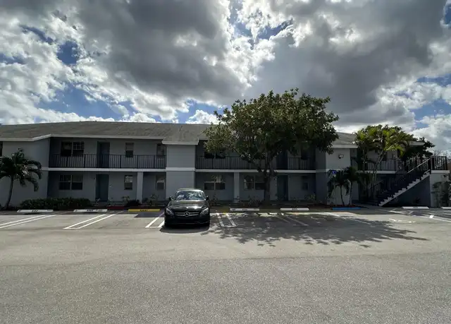 Property at 905 Southridge Rd Unit 204B, Delray Beach, FL, 33444, 2 beds, 2 baths, [object Object]