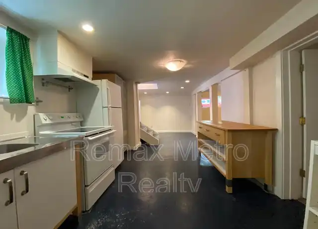 Property at 1111 E Republican St Unit C, Seattle, WA, 98102, 1 bed, 1 bath, [object Object]