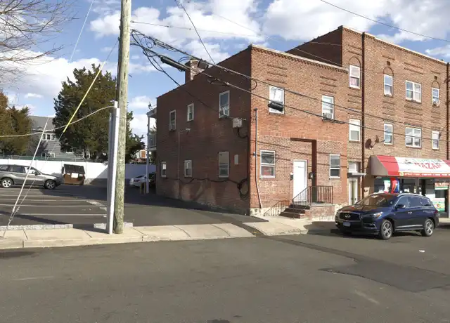 Property at 151 Spruce St, Stamford, CT, 06902, 2 beds, 1 bath, [object Object]