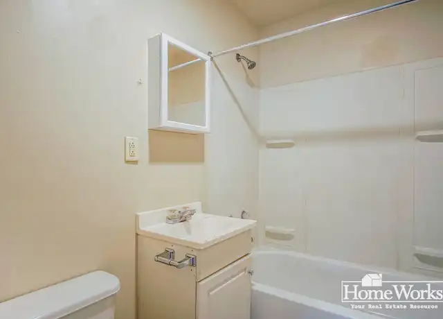 Property at 754 N Elmer St Unit D-1, South Bend, IN, 46628, 3 beds, 1 bath, [object Object]