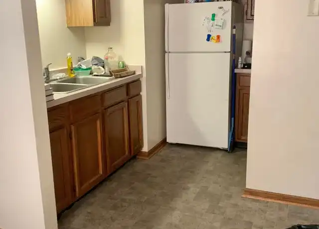 Property at 1300 Washington Ave Unit 2, Baraboo, WI, 53913, 2 beds, 1 bath, [object Object]