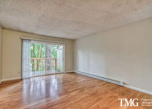 Property at 3310-3330 SW Beaverton Hillsdale Hwy Unit 7, Portland, OR, 97239, 2 beds, 2 baths, [object Object]