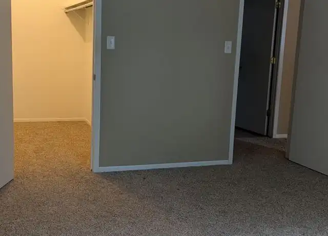 Property at 1080 39th St Unit 1080-01, Bettendorf, IA, 52722, 2 beds, 1 bath, [object Object]