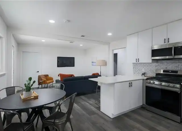 Property at 5005 Avenue F Unit B, Austin, TX, 78751, 3 beds, 2 baths, [object Object]