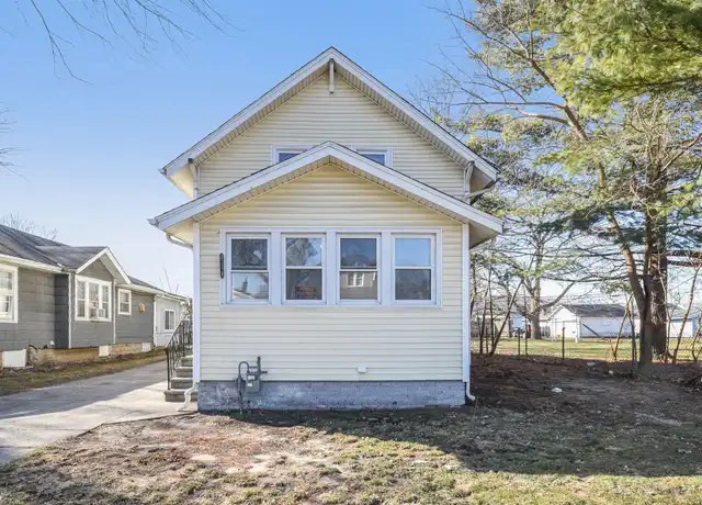Property at 219 S Beiger St Unit A-1, Mishawaka, IN, 46544, 4 beds, 2 baths, [object Object]