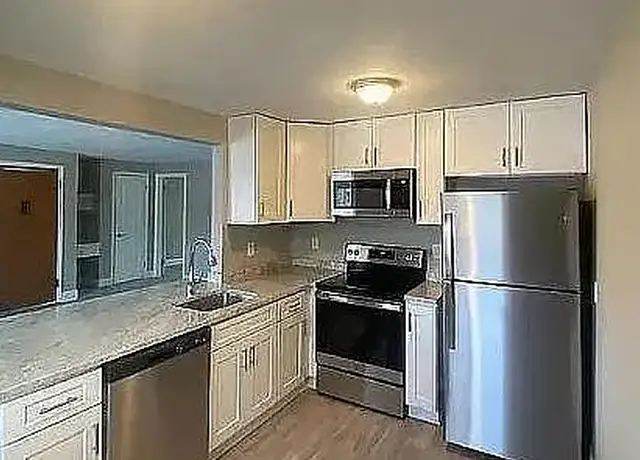 Photo of 45 S Cayuga Rd, Williamsville, NY 14221