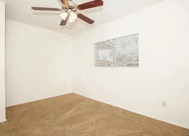 Property at Woodside Village - 1050 Minnewawa Ave, Clovis, CA, 93612, 2 beds, 1 bath, [object Object]