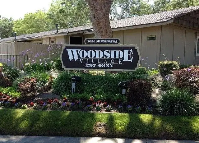 Photo of 1050 Minnewawa Ave, Clovis, CA 93612