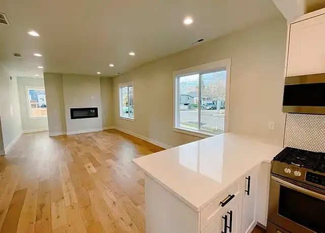 Property at 613 W 17th St, Vancouver, WA, 98660, 3 beds, 2.5 baths, [object Object]